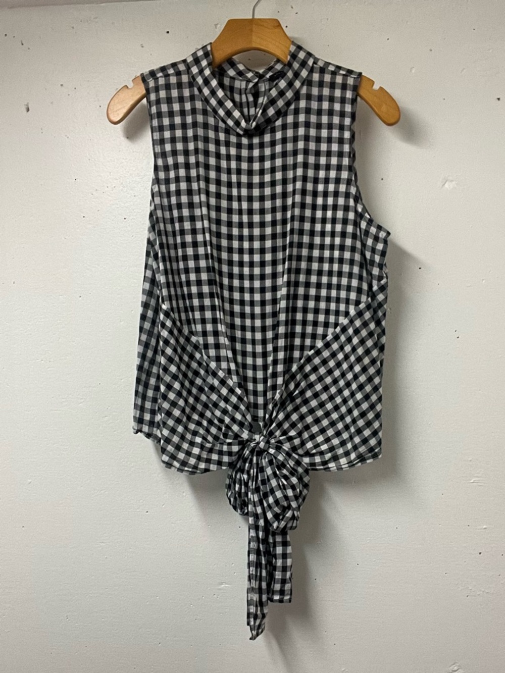 Ann Taylor Sleeveless Gingham Tie Front Button Back Top Medium Black White